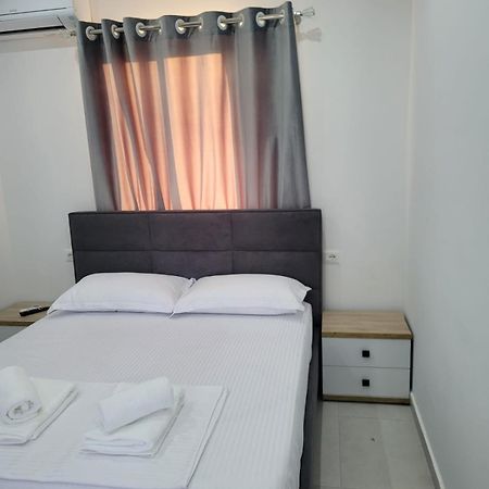 Caca Hotel Rinas Exteriör bild